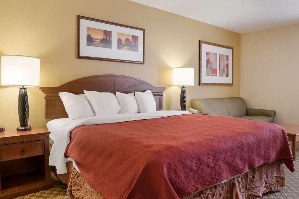 Quality Inn & Suites Saginaw Zimmer foto