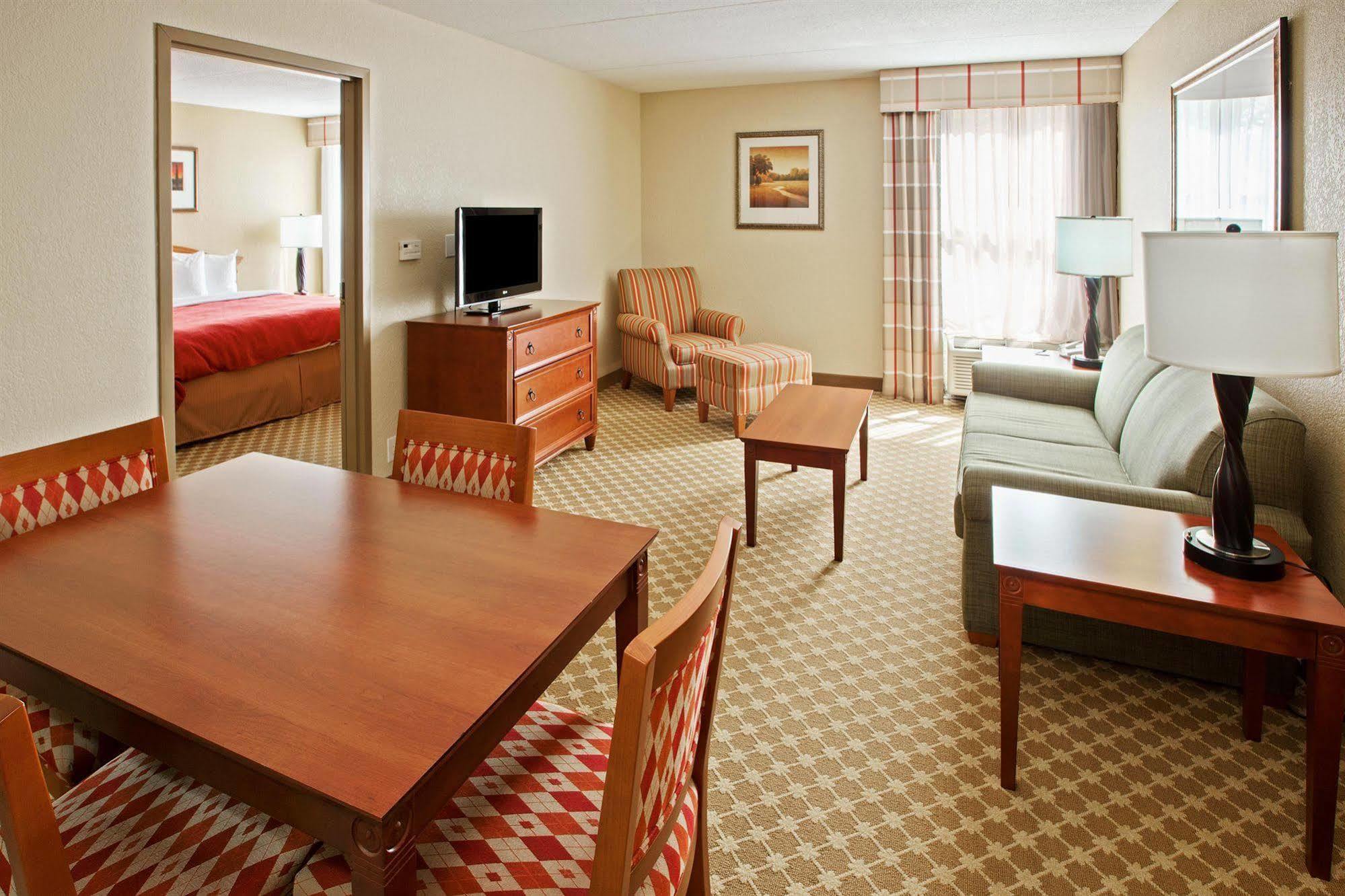 Quality Inn & Suites Saginaw Zimmer foto
